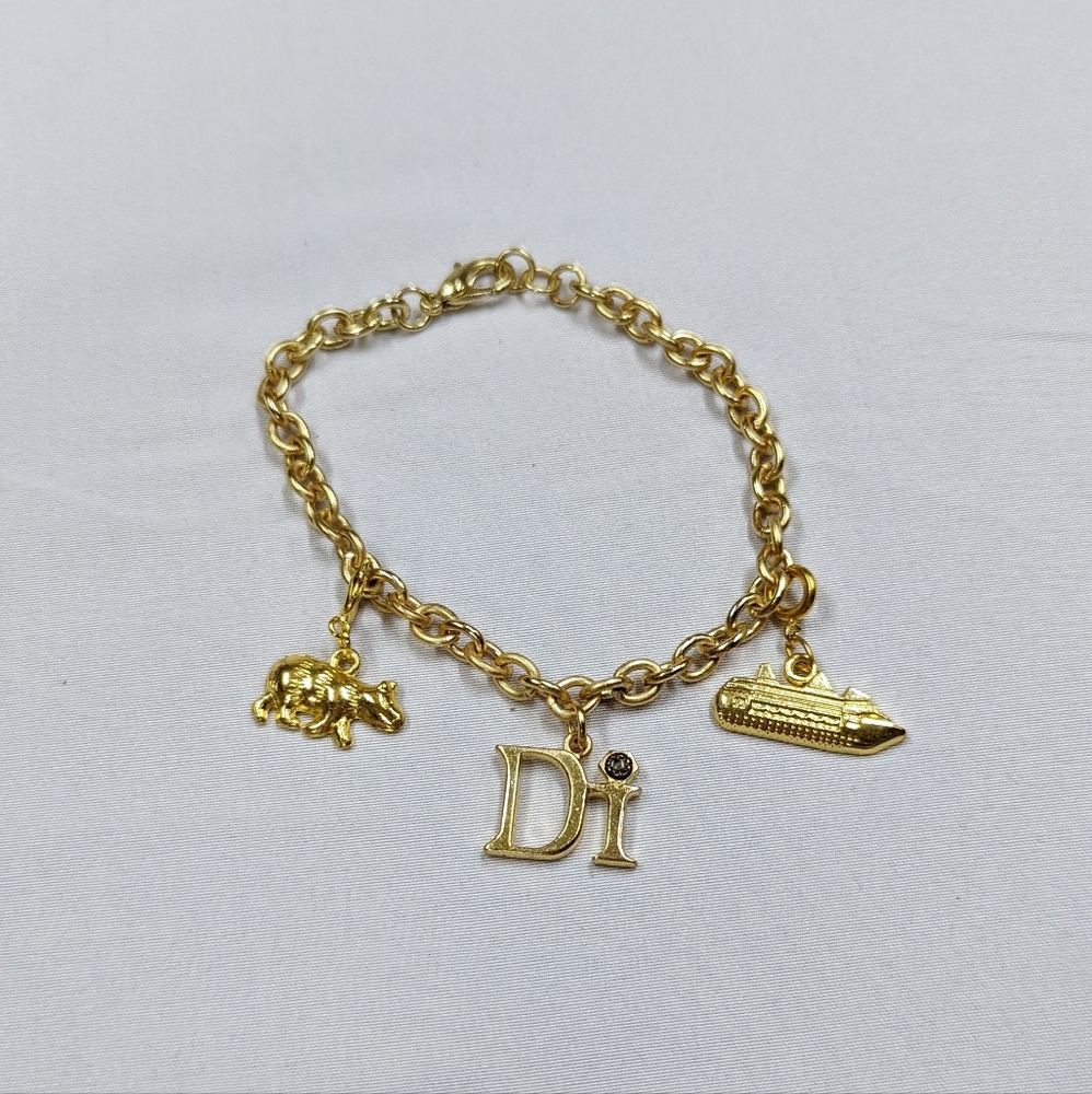 Vintage Diamond International charm bracelet